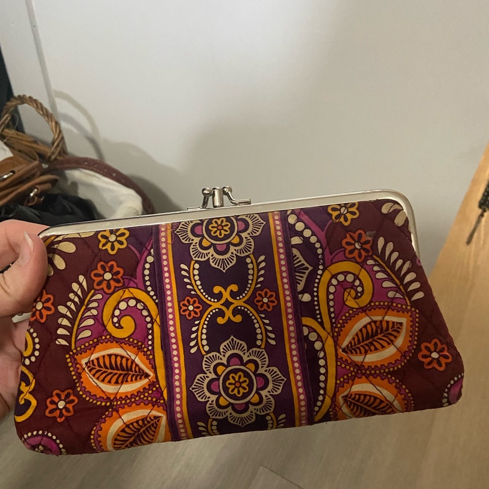 Vera Bradley safari sunset snap clutch